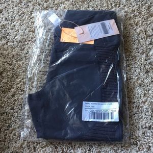 NEW Fabletics Roxanne high waisted 7/8 Capri